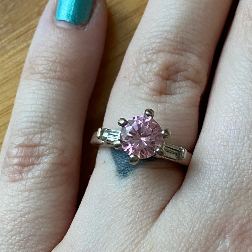 3/$10 MIX AND MATCH JEWELRY BUNDLE SILVER RING WITH PINK STONE